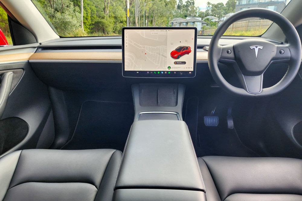 Dash - 2024 Tesla Model Y RWD