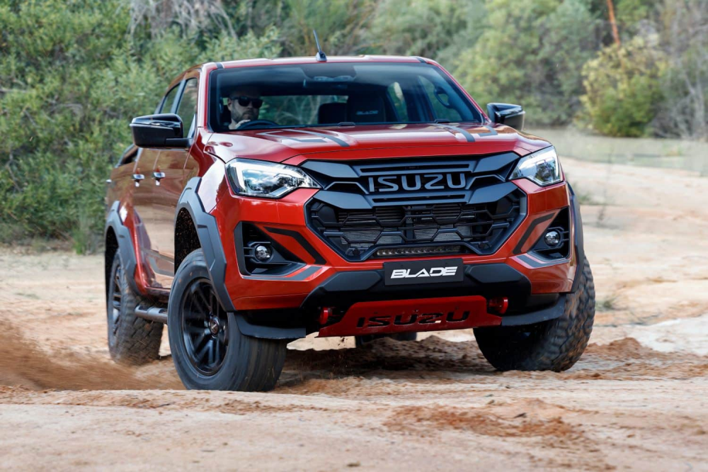 Isuzu beefs up D-MAX with off road focused BLADE image