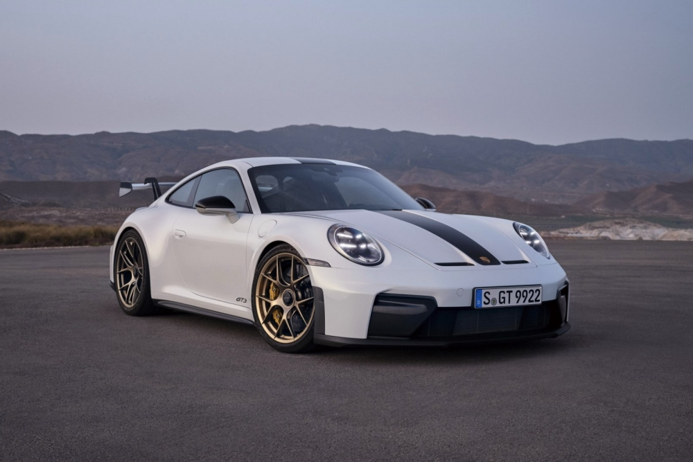 New Porsche 911 GT3 breaks cover image